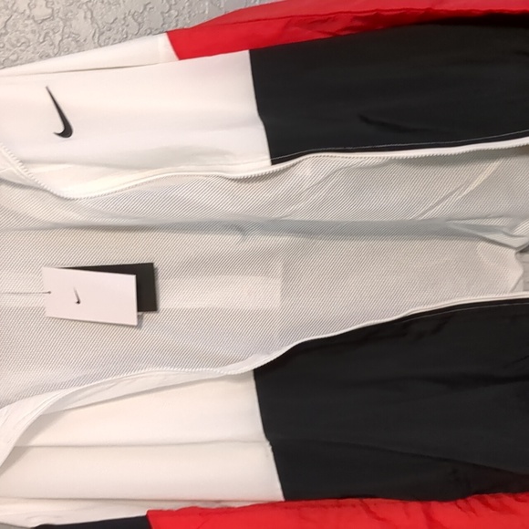 Nike Jacket - Picture 9 of 10